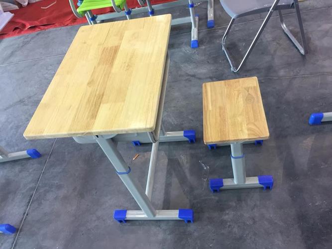 中国材料网> 家居用品> 学校家具> 课桌椅> 单人课桌椅多少钱